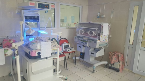 В «Алматинской многопрофильной клинической больнице» было установлено 2 реанимационных набора для отдела неонатологии.