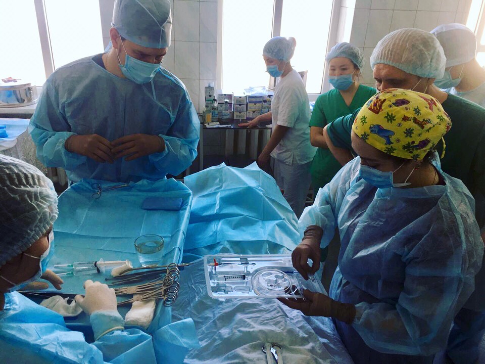 Друзья! Мы продолжаем проводить серию Мастер-классов на тему: «Применение имплантируемых порт-катетеров и игл Губера». В этот раз МК прошел в «Областном онкологичееском диспансере», города Талдыкорган.