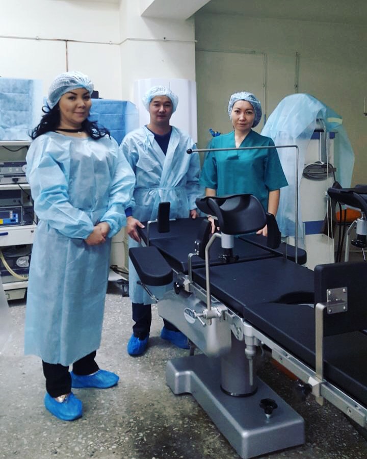 Surgicare продолжает оснащать операционные по всему Казахстану самой современной и качественной техникой. В Городской клинической больнице № 1 г. Алматы был успешно инсталлирован Операционный стол CHS-790II, JW Medical.